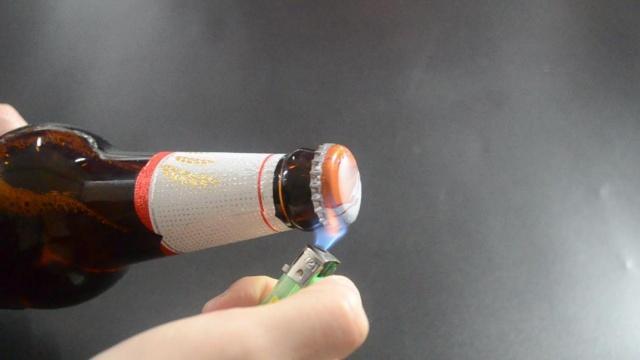 瓶裝啤酒最新喝法,瓶裝啤酒最新喝法視頻，瓶裝啤酒最新喝法揭秘，創(chuàng)意喝法視頻指南