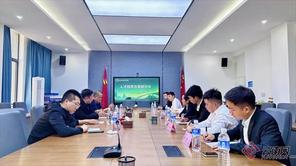 新能源學(xué)校有哪些專業(yè)課,新能源學(xué)校有哪些專業(yè)課程，新能源學(xué)校專業(yè)課程概覽，探究新能源專業(yè)課的種類與特色