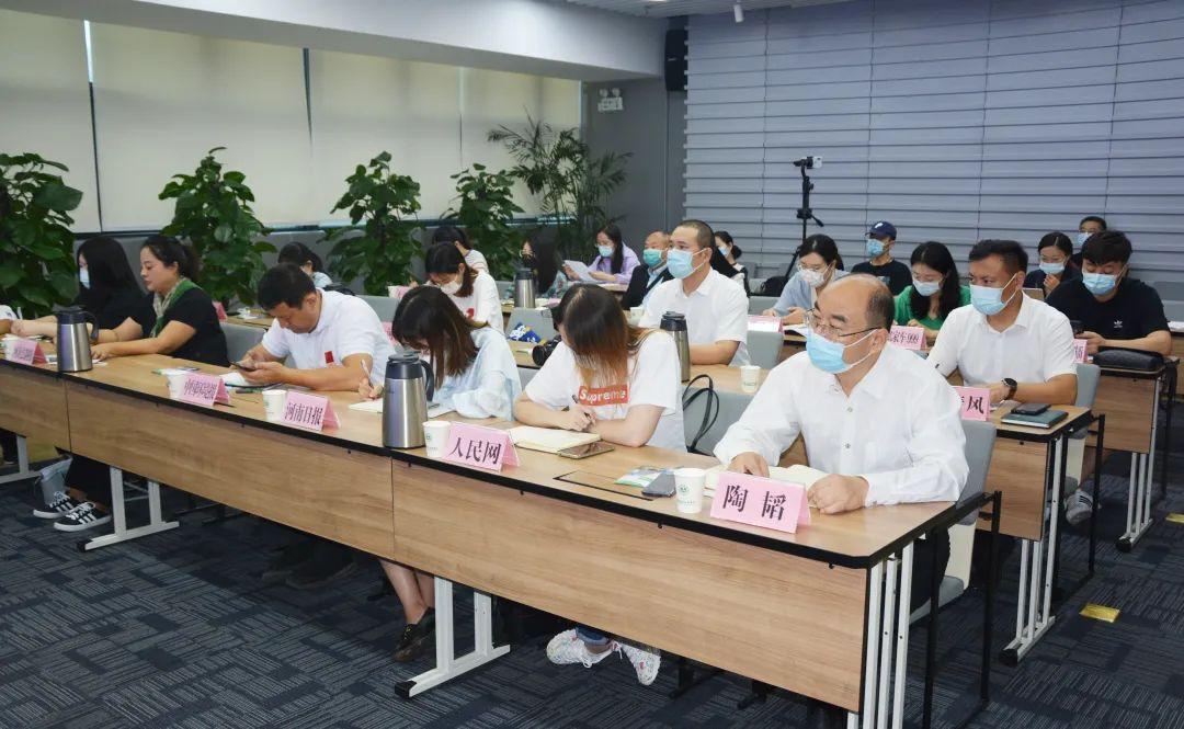 新能源材料廠多少錢(qián)啟動(dòng)，新能源材料廠啟動(dòng)資金揭秘，入門(mén)需要多少錢(qián)？