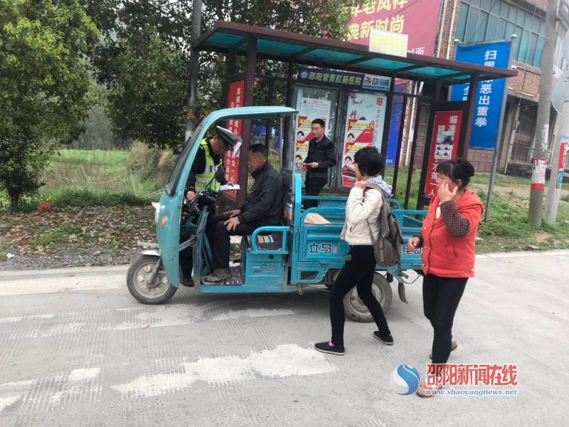 新邵縣新能源掃路車，新邵縣新能源掃路車亮相街頭
