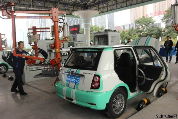寧波城隍廟新能源車，寧波城隍廟新能源汽車展映風(fēng)采
