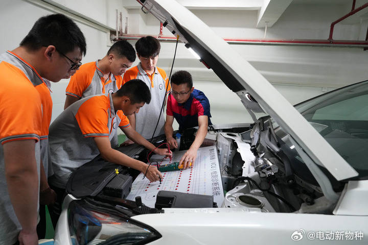 桂林哪里維修新能源車，桂林新能源車維修地點(diǎn)推薦