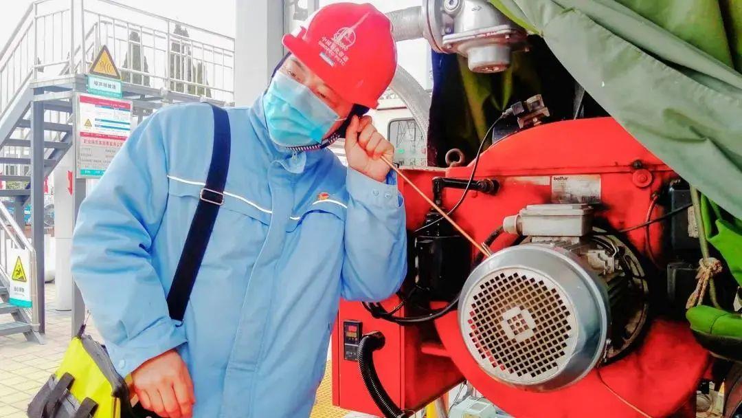 石油漲價利好新能源發(fā)電，石油漲價助推新能源發(fā)電發(fā)展，機遇與挑戰(zhàn)并存