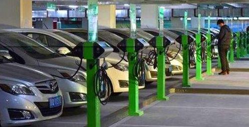 新能源汽車的五大問題是，新能源汽車行業(yè)面臨的關(guān)鍵五大挑戰(zhàn)