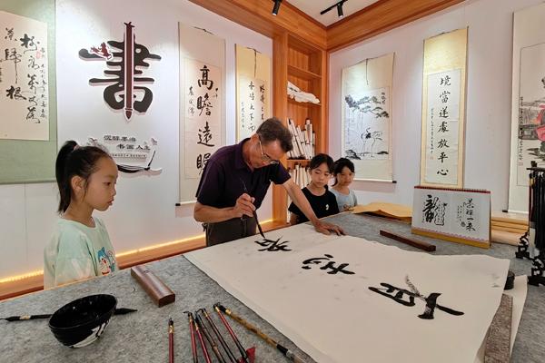 河南西平新聞最新消息，民生工程穩(wěn)步推進(jìn)，鄉(xiāng)村振興展現(xiàn)新面貌，河南西平，民生工程助力鄉(xiāng)村振興新面貌顯現(xiàn)