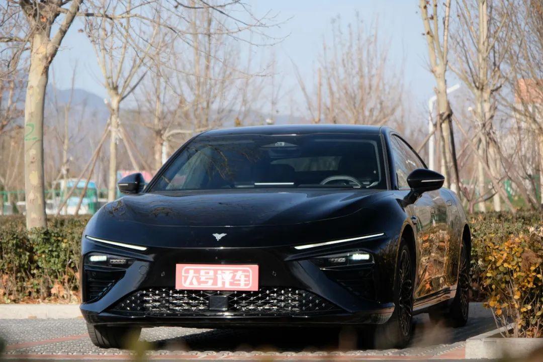 顛覆傳統(tǒng)審美，顏值與性能并存的新能源轎車推薦，突破審美界限，性能與顏值兼?zhèn)涞男履茉崔I車盤點