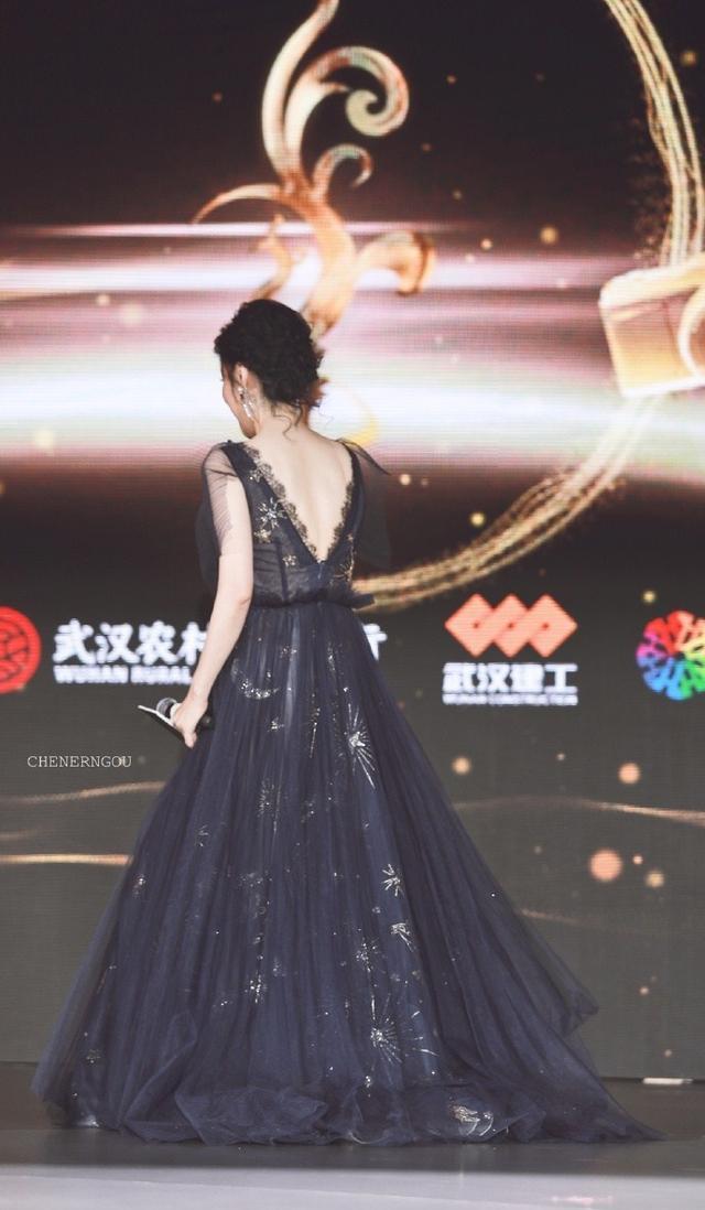 最新金雞服裝圖片，金雞服裝最新圖片展示