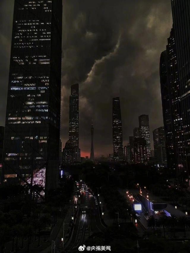 福州一秒天黑最新，福州罕見瞬間天黑時刻
