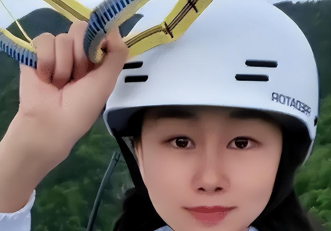 新能源轎車相撞事件深度解析，技術(shù)挑戰(zhàn)與安全反思，新能源轎車相撞事故解析，技術(shù)挑戰(zhàn)與安全思考