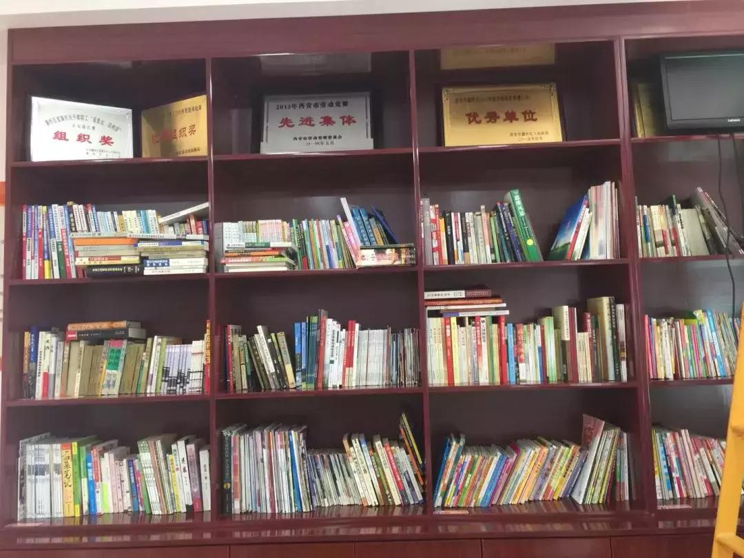 廢棄礦坑新能源車，廢棄礦坑變身新能源車充電站，綠色能源新篇章